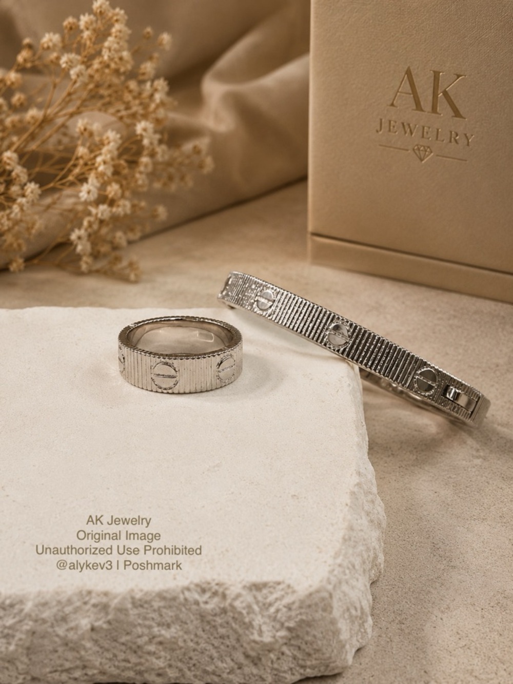 💎LUXURY  AK Jewelry Sculpted Brushed Ridge Cuff Bracelet | AK Jewelry